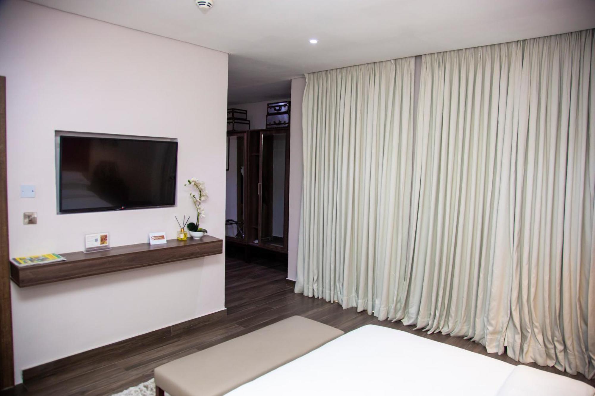 The White Orchid Hotel Lagos Dış mekan fotoğraf